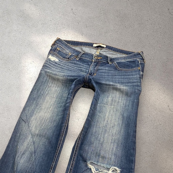 !! SOLD DO NOT BUY !! Hollister Co. Low-Mid Straight Jeans - Picture 4 of 6